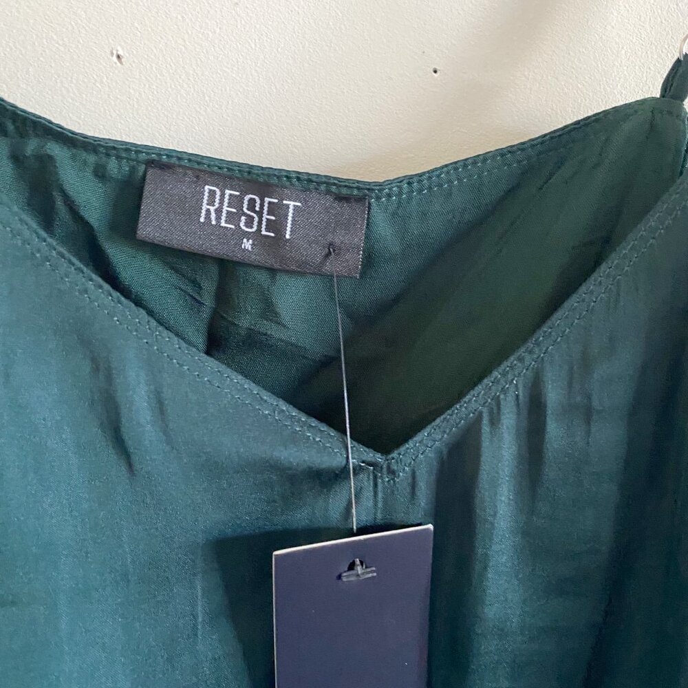 RESET by Jane Deep Green Silky Cropped Tank Top – Adjustable Straps, Size M - Picture 4 of 5